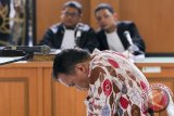 Penyuap Bupati Banyuasin dituntut dua tahun penjara