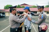 Korps Lalu Lintas Kepolisian Republik Indonesia (Korlantas Polri) kembali akan mengadakan Operasi Simpatik. Operasi itu akan dimulai 1 Maret hingga 21 Maret 2017 secara serentak di seluruh wilayah Indonesia. Kapolres Hulu Sungai Tengah AKBP Mugi Sekar Jaya saat Apel persiapan, Rabu (1/3) di halaman kantor Polres HST. Foto:Antaranews Kalsel/Upik/G.