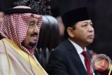 Raja Arab Saudi Salman bin Abdulaziz Al-Saud (kiri) didampingi Ketua DPR Setya Novanto memberikan pidato kenegaraan di Ruang Rapat Paripurna I di Gedung Parlemen, Jakarta, Kamis (2/3/2017). Pada hari kedua kunjungan kenegaraannya ke Indonesia, Raja Salman mengunjungi DPR, Masjid Istiqlal dan melakukan pertemuan dengan tokoh agama di Istana Merdeka, Jakarta. (ANTARA FOTO/Wahyu Putro A)