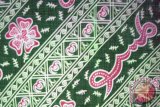 Batik Indonesia mempesona warga Namibia