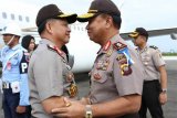 Kepala Kepolisian Republik Indonesia Jenderal (Pol) Tito Karnavian beserta rombongan tiba di Bandara Supadio Pontianak disambut langsung oleh Kapolda Kalbar Irjen (Pol) Musyafak dan jajarannya serta Forpimda, pada Senin (6/3). (Foto Istimewa)