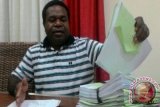 Yanni-Zadrak persoalkan formulir C1 yang diberikan penyelenggara Pilkada Kabupaten Jayapura