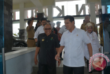 Kunjungan Menteri Pendayagunaan Aparatur Negara dan Reformasi Birokrasi (Menpan-RB) Asman Abnur ke Kota Pontianak dan Kabupaten Kubu Raya dalam rangka meresmikan gedung rawat inap baru Rumah Sakit Umum Daerah Sultan Syarif Mohamad Alkadrie Kota Pontianak dan audiensi pengangkatan CPNS di Kabupaten Kubu Raya (Foto Antara Kalbar/Rendra Oxtora)