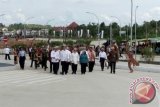 Presiden Joko Widodo meresmikan Pos Lintas Batas Negara (PLBN) terpadu Indonesia - Malaysia di Kecamatan Badau wilayah Kapuas Hulu Kalimantan Barat. (Foto Antara Kalbar / Timotius)