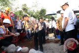 Gubernur Sulsel Letakkan Batu Pertama Perumahan Guru