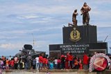 Monumen TNI AL tambah pesona Pantai Gondariah Pariaman