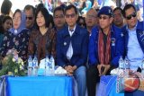 Dari kanan wakil ketua DPP Partai Demokrat, Sekjen Partai Demokrat, Ketua DPP P.Demokrat Sumut, Ny Erunita JR Saragih dan Ny Amran Sinaga