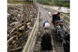 Jembatan Gantung Surapanji Barsel Rusak Masih Dibiarkan, Kapan Perbaikan?