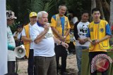 Pelaksanaan Konvensi Lions Clubs ke-41, 10-12 Mei 2017 di Kota Pontianak, Provinsi Kalimantan Barat. Diawali dengan bakti sosial berupa penanaman pohon Mangrove, kegiatan tersebut kerja sama antara Perkumpulan Lions Indonesia dengan WWF Program Kalbar dan Mempawah Mangrove Conservation (MMC) yang mengelola Mempawah Mangrove Park (MMP) di kabupaten itu. (Foto Antara Kalbar/Slamet Ardiansya).