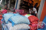 Harga bawang putih masih tinggi