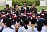 Presiden Dongengkan Lutung Kasarung pada Anak-anak