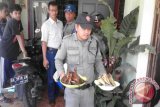 Buka Warung Siang Hari, Satpol PP Pariaman Amankan Pemilik Warung Nasi 