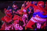 Penari Wayang Orang mementaskan Pentas Opera Ramayana pada acara Bakdan Neng Solo di Benteng Vantenburg, Solo, Jawa Tengah, Rabu (28/6) malam. Pentas tersebut digelar sebagai promosi kota sekaligus diharapkan dapat memberikan hiburan bagi pemudik maupun warga yang berlibur di Kota Solo saat lebaran 2017. ANTARA FOTO/Maulana Surya/aww/17.