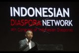 Mantan Presiden Amerika Serikat Barack Obama memberi sambutan dalam Kongres Diaspora Indonesia ke-4 di Jakarta, Sabtu (1/7). Dalam sambutannya, Obama berbicara tentang sejumlah hal, antara lain demokrasi, kepemimpinan, persamaan hak, dan toleransi. ANTARA FOTO/Rosa Panggabean/aww/17.