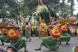 Salah satu penampilan kesenian dari sanggar seni yang ikut memeriahkan gelaran 'Helaran' dalam rangka memperingati 'Hari Jadi Bogor ke 535' di Kota Bogor, Jawa Barat. (Foto Humas Pemkot Bogor).
