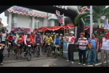 Ajang bersepeda atau Jelajah 300KM Bank Kalbar - Bhayangkara rute Pontianak - Mempawah - Bengkayang - Singkawang dan sebaliknya sejak 12 - 13 Juli 2017 sukses digelar. Jelajah ini adalah ajang silahturahmi dan sekaligus mencari bibit-bibit baru dalam olahraga sepeda. (Foto Istimewa).