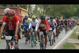 Ajang bersepeda atau Jelajah 300KM Bank Kalbar - Bhayangkara rute Pontianak - Mempawah - Bengkayang - Singkawang dan sebaliknya sejak 12 - 13 Juli 2017 sukses digelar. Jelajah ini adalah ajang silahturahmi dan sekaligus mencari bibit-bibit baru dalam olahraga sepeda. (Foto Istimewa).