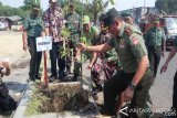 Realisasikan Kota dalam Hutan, Korem Hijaukan Kota Solo 