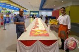 Citimall Kapuas Sajikan Kue Tart Panjang 17 Meter