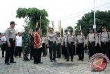 Kepolisan Resor Barito Kuala, Kalimantan Selatan menggelar Apel Kesiapsiagaan Penanggulangan Antisipasi Karhutla, di Mapolres Batola dipimpin Kapolres Batola AKBP Syahril Saharda, Jumat (18/8). Foto:Antaranews Kalsel/Arianto/G.