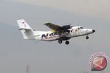 Pesawat Twin Otter ditembak orang tidak dikenal