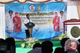 Bupati Barito Kuala, Kalimantan Selatan H. Hasanuddin Murad melakukan Pencanangan Kampung Keluarga Berencana (KB) di 16 desa wilayah Batola, dipusatkan di Desa Samuda, Kecamatan Belawang, Rabu (30/8). Foto:Antaranews Kalsel/Arianto/G.