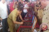 Sajow Resmikan Sejumlah Proyek di Kecamatan Mandolang