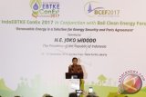 Menteri Energi dan Sumber Daya Mineral (ESDM), Ignasius Jonan memberikan sambutan saat pembukaan Pameran The 6th Indonesia EBTKE Conference and Exhibition (IndoEBTKE ConEx) 2017 in Conjuction with Bali Clean Energy Forum (BCEF) di Jakarta, Rabu (13/9). Pameran tersebut bertujuan untuk mensinergikan pemikiran dan tindakan seluruh pemangku kepentingan energi baru, terbarukan dan konservasi energi dalam membangun ketahanan energi nasional. ANTARA FOTO/Rivan Awal Lingga/wdy/2017.