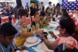 KBRI Adakan Loka Karya Membatik di Vientiane