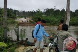 Lagi, Jembatan di Sungai Konjoi Gumas Ambruk