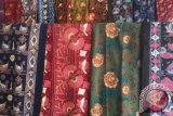 Motif kain batik Jambi yang di jual para pengrajin di sentra batik di Kota Jambi (Antarajambi.com/Zukni)