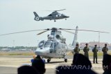 Heli Panther AS 565 Mbe HS-4203 dan Heli Panther AS 565 Mbe HS-4204 saat peresmian dan serah terima pesawat di Base Ops Pangkalan Udara TNI AL Juanda, Sidoarjo, Jawa Timur, Jumat (13/10). Helikopter Panther AS 565 Mbe merupakan Helicopter Naval Version buatan Airbus Helicopter yang mampu melaksanakan operasi laut dan mendarat di kapal perang dan sebagai helikopter Anti Kapal Selam dibawah komando di Skuadron 400 wing udara 1 Puspenerbal. Antara Jatim/Umarul Faruq/uma/17