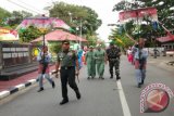 Pangdam VI/Mulawarman Mayjen TNI Sonhadji tiba di Makodim 1008/Tanjung, Tabalong dalam rangka menutup kegiatan TNI Manunggal Membangun Desa (TMMD) di Kecamatan Muara Harus. Kedatangan Pangdam disambut Dandim 1008/Tamjung Letkol Arm Anang Krisna Indra Kumara dan jajarannya, Rabu. Foto Antaranews.Kalsel/Herlina Lasmianti