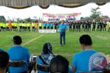Wakil Bupati Barito Kuala H. Makmun Kaderi membuka Turnamen Sepakbola Bupati Cup IV Tahun 2017, di Lapangan 5 Desember Marabahan, Senin (23/10) sore. Foto:Antaranews Kalsel/Arianto/G.
