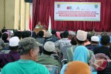 Tim Terpadu Pemerintah Provinsi Kalimantan Selatan dan Pemkab Tanah Bumbu Menggelar Sosialisasi Pemanfaatan Lahan Milik Pemprov Kalsel Untuk Kawasan Indusyri Batulicin, di Mahligai Bersujud Batulicin, Selasa (24/10). Foto:Antaranews Kalsel/Arianto/G.