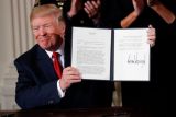 Trump tandatangani tiga perintah eksekutif turunkan harga obat