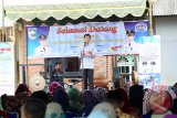 Bupati Tanah Laut mencanangkan Desa Gunung Melati, Kecamatan Batu Ampar sebagai Kampung KB, Kamis (26/10). Foto:Antaranews Kalsel/Arianto/G.