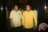 Nurdin Halid mengatakan Idrus akan bujuk Novanto mundur