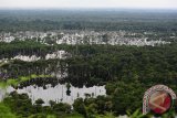 Pemandangan kawasan Taman Nasional Danau Sentarum (TNDS) di Kabupaten Kapuas Hulu, Kalimantan Barat, Kamis (26/10). Danau Sentarum yang merupakan danau pasang surut seluas 132 hektar dan berada di sebelah timur Kalimantan Barat tersebut, menjadi objek wisata unggulan Pemerintah Kabupaten Kapuas Hulu bagi para wisatawan lokal serta mancanegara. ANTARA FOTO/Hs Putra Pasaribu/jhw/17



