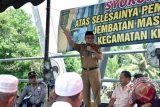 Bupati Tabalong, Anang Syakhfiani memberikan sambutan pada acara peresmian Jembatan Masintan di Kecamatan Kelua, Selasa. Acara syukuran ini dihadiri warga Desa Masintan, tokoh masyarakat dan sejumlah pejabat di lingkungan Pemkab Tabalong. Foto:Antaranews Kalsel/ist/G.