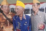 Tiga pejuang dari Kapuas Hulu saat menghadiri upacara peringatan Hari Pahlawan di Putussibau, Kapuas Hulu Kalimantan Barat. (Foto Antara Kalbar/Timotius)