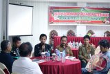 Bupati Tanah Laut H. Bambang Alamsyah menghadiri Rapat Koordinasi dengan perusahaan peternakan se-Tanah Laut, Kamis  (23/11). Foto:Antaranews Kalsel/Arianto/G.