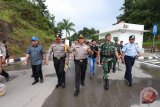 Kapolda Kalbar, Irjen (Pol) Didi Haryono, melakukan inspeksi mendadak ke kawasan perbatasan, Jagoi Babang, Kabupaten Bengkayang dan Entikong, Kabupaten Sanggau. Ia menjelaskan pihaknya akan memberikan perhatian khusus pada pengamanan kawasan perbatasan, Indonesia (Kalbar) - Malaysia (Foto Istimewa)