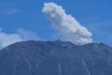 Asap Bercampur Abu Vulkanis Gunung Agung