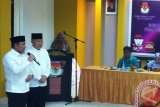 Pimpinan parpol antarkan Mularis-Syaidina ke KPU Palembang 