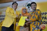 Penyerahan SK Pencalonan Kepala Daerah Golkar