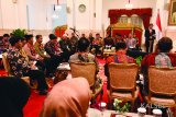 Gubernur Kalsel H. Sahbirin Noor saat menghadiri Rapat Kerja Nasional bersama Presiden RI Joko Widodo di Istana Kepresidenan Jakarta, Selasa (23/1). Foto:Antaranews Kalsel/Humas Provinsi Kalsel/G.