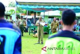 Asisten Bidang Pembangunan dan Kesra Setdakab Tanah Laut Nor Hidayat membuka secara resmi Turnamen Sepakbola Danki Cup 2018, di Lapangan Bola Kompi Senapan C Yonif 623/BWU Pelaihari, Rabu (17/1). Foto:Antaranews Kalsel/Arianto/G.