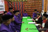 Pasangan Bakal Calon Bupati dan Calon Wakil Bupati Gorontalo Utara, Indra Yasin-Thoriq Modanggu saat mendaftar di KPU setempat.