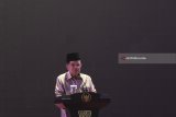 Wakil Presiden Jusuf Kalla memberikan kata sambutan ketika pembukaan Tanwir 1 ‘Aisyiyah di Universitas Muhammadiyah Surabaya, Jawa Timur, Jumat (19/1). Tanwir Aisyiyah yang digelar hingga 21 Januari 2018 tersebut mengangkat tema 'Gerakan Pemberdayaan Ekonomi Perempuan Pilar Kemakmuran Bangsa'. Antara Jatim/Zabur Karuru/18 